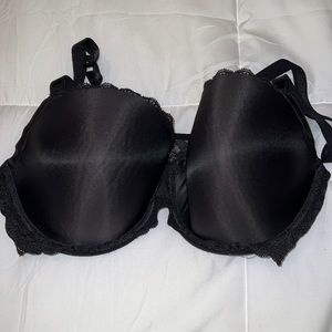 Victoria’s Secret 38 DD dream angels black bra.